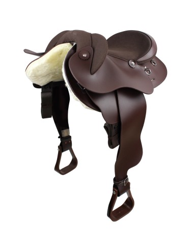 Synthetic western type saddle Havana 17''