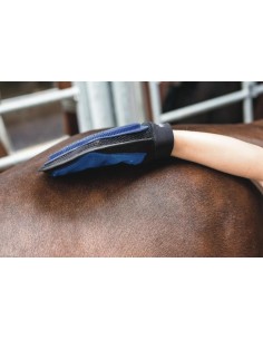HorseGuard Grooming gloves 2