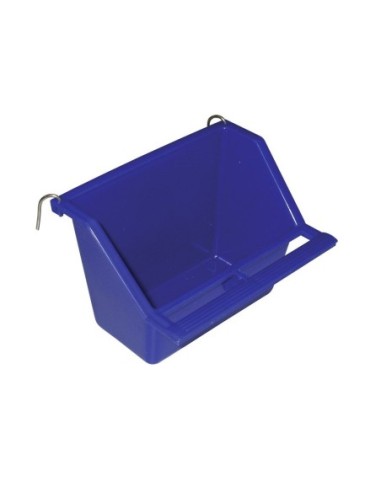 Plastic feeder